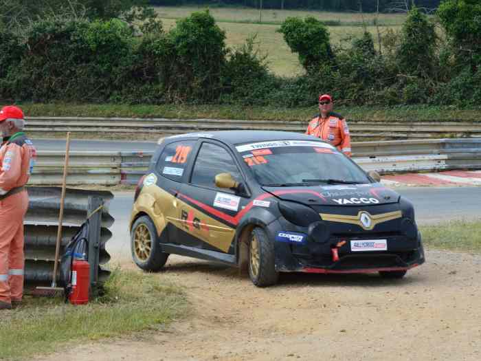 TWINGO R1 RALLYCROSS A LOUER 2