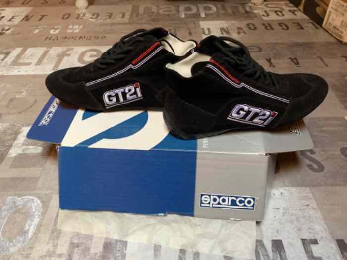 Chaussures GT2I taille 44 neuve