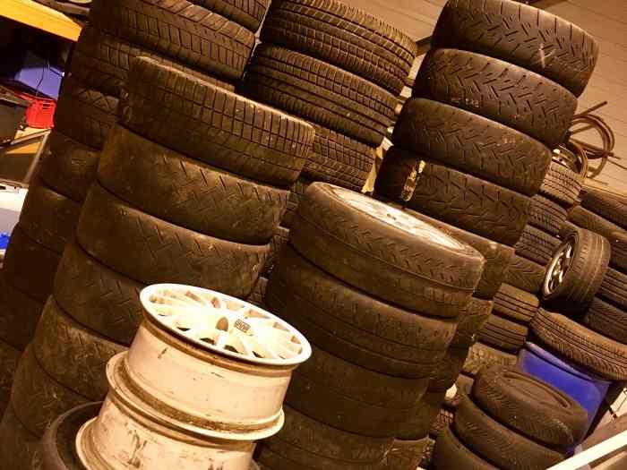 Pneus Compétition Pirelli / Michelin 16