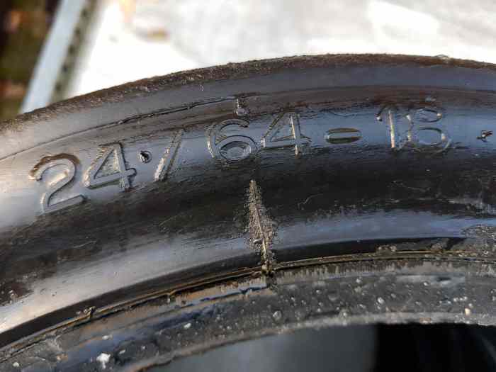 Pneus circuit Michelin 247/64-18 0