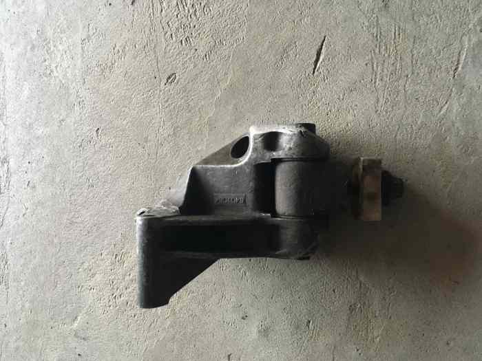 Support moteur Alu Renault Clio Groupe A: 2