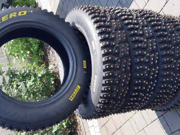 Pirelli Sottozero 185/65/15 Spikes 1