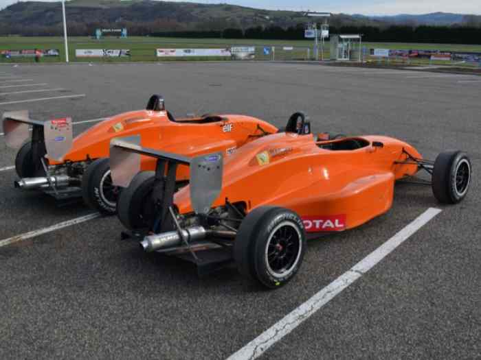 Lot de 2 Renault Tatuus Monza avec pièces 1