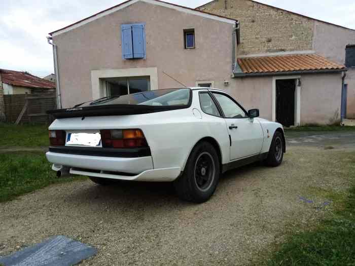 Porsche 944A 3