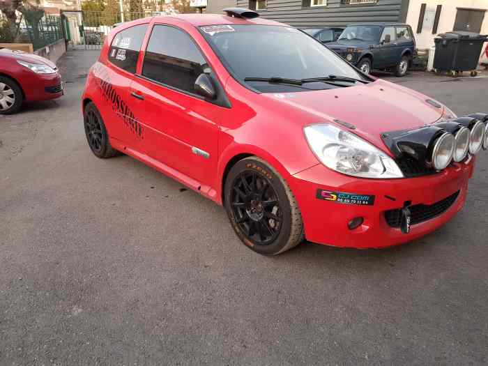 Clio 3 F2014 r3 max – photo 1 sur 6