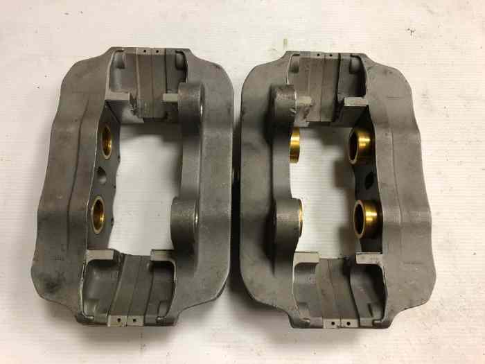 2 étriers AP RACING 4 pistons NEUFS pour GROS FREINS ARRIÈRE 2