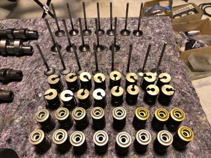 pieces culasse RS et bas moteurpeugeot 306 F2000 274 CV 3