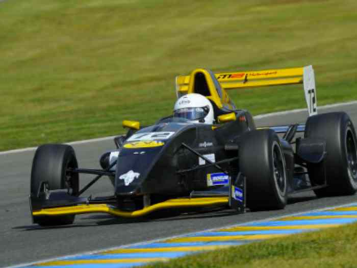 A VENDRE: Formula Renault 2.0 (KIT AER...