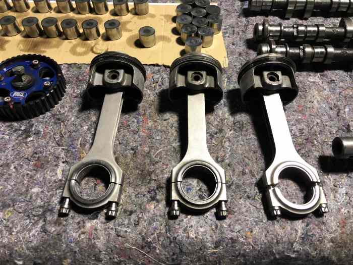 pieces culasse RS et bas moteurpeugeot 306 F2000 274 CV 2