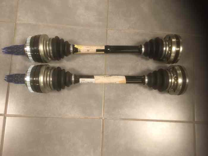 Vends 2 Cardans BMW M3 E30