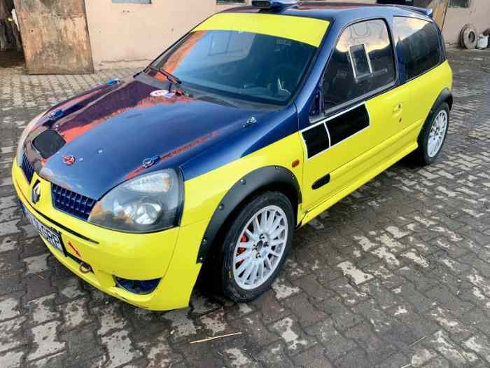 Clio 2 F2000 Rallye 220CV 5