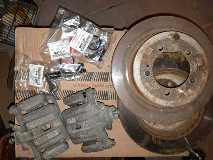 Mitsubishi Evo Brakes 1