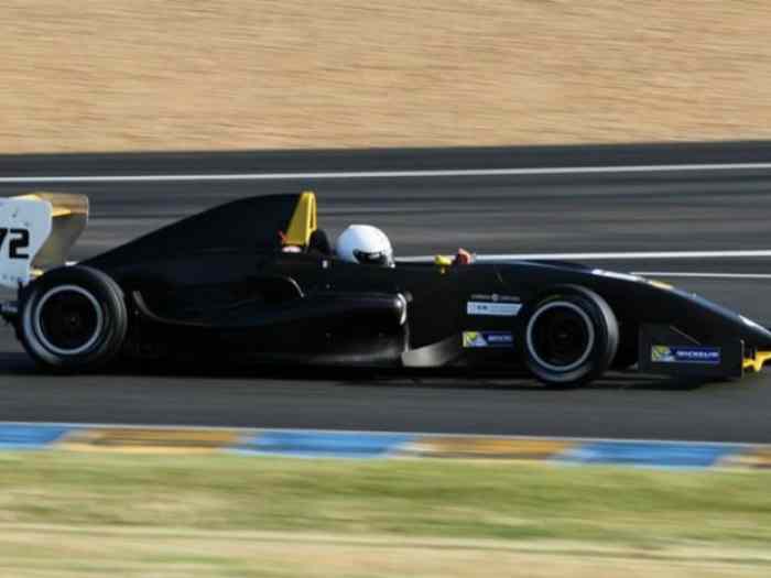 A VENDRE: Formula Renault 2.0 (KIT AERO 2007) 3