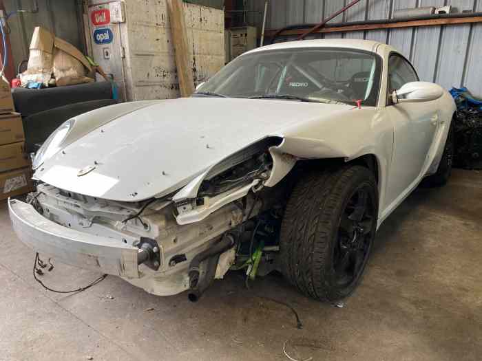 Porsche Cayman S GT  3.4 accidentée 1