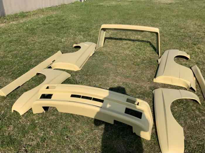 Kit complet polyester BMW  M3  e30 0
