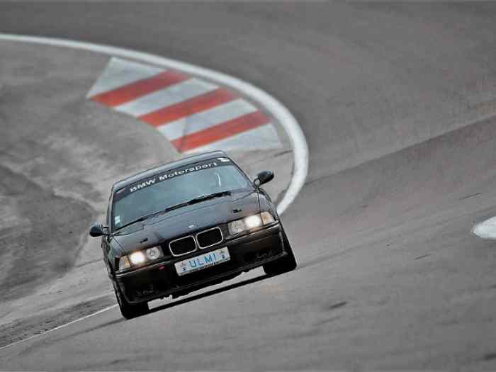 BMW M3 E36 montage circuit loisirs – photo 2 sur 6