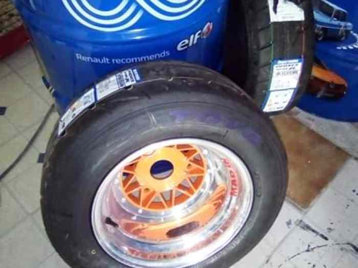 Pneu semi slick toyo
