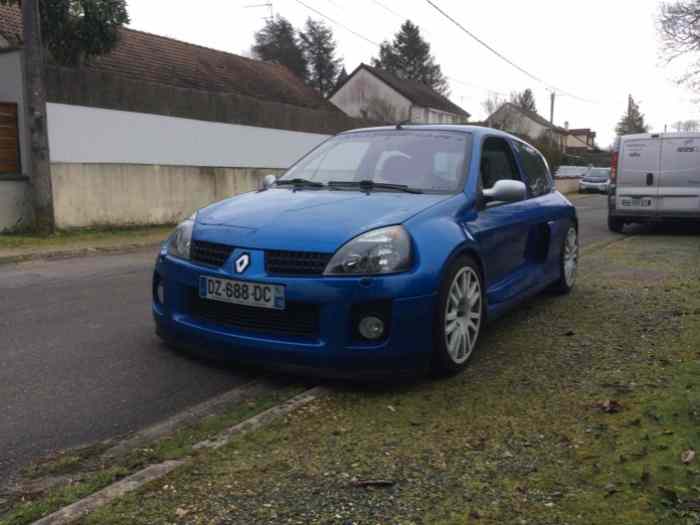 Renault Clio v6 0