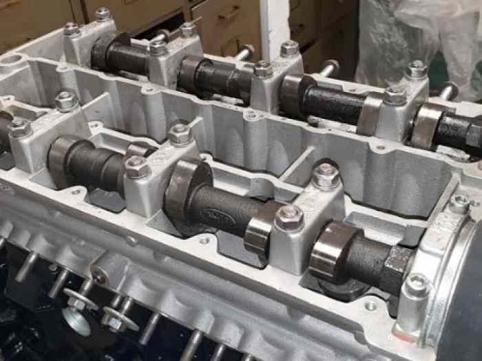 Moteur Ford Cosworth Atmo neuf. 2