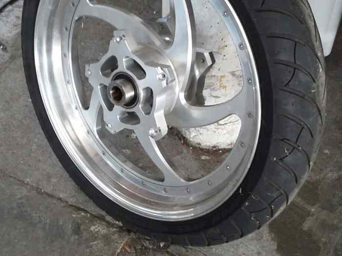 ROUE HARLEY DAVIDSON NEUVE 1