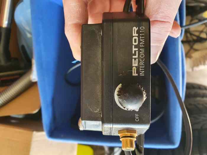 Vends 2 intercoms rallye peltor fmt 110 50€ l