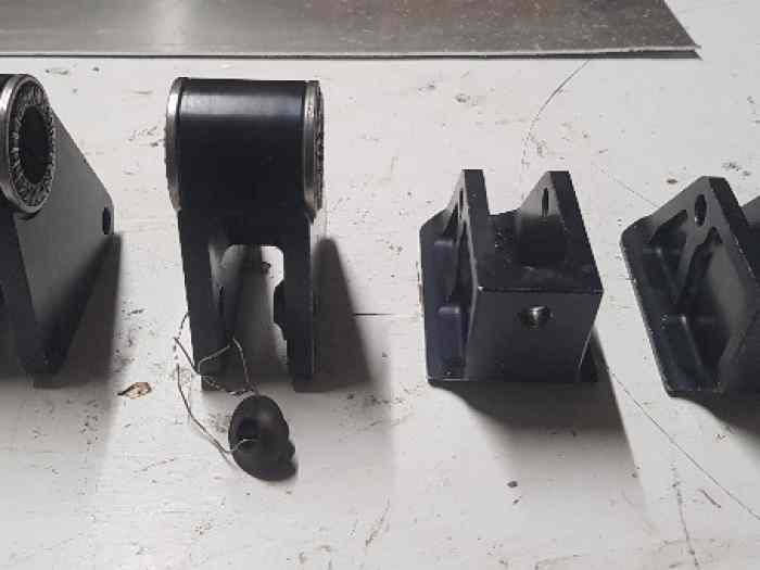 Fixations push rods AV Reynard 913/923 F3 2