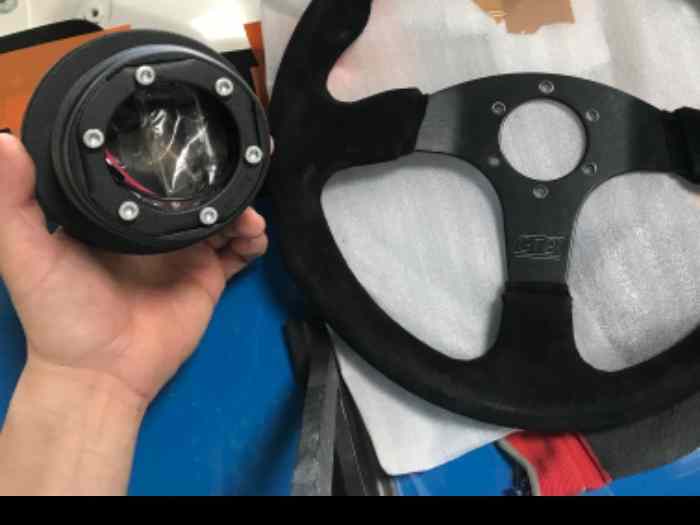 Volant GT2I + moyeu
