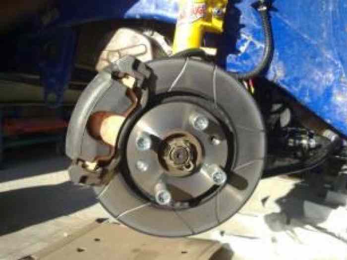 Kit frein f2000 ou autre 205 -206