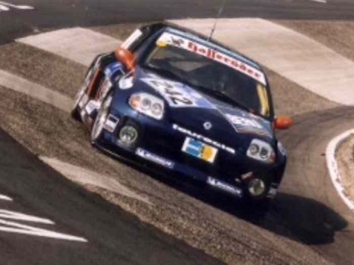 Clio V6 Trophy (endurance ou cote) 2