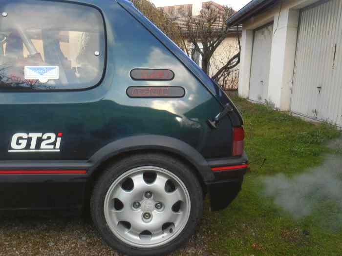 PEUGEOT 205 GTI  1.9L 5