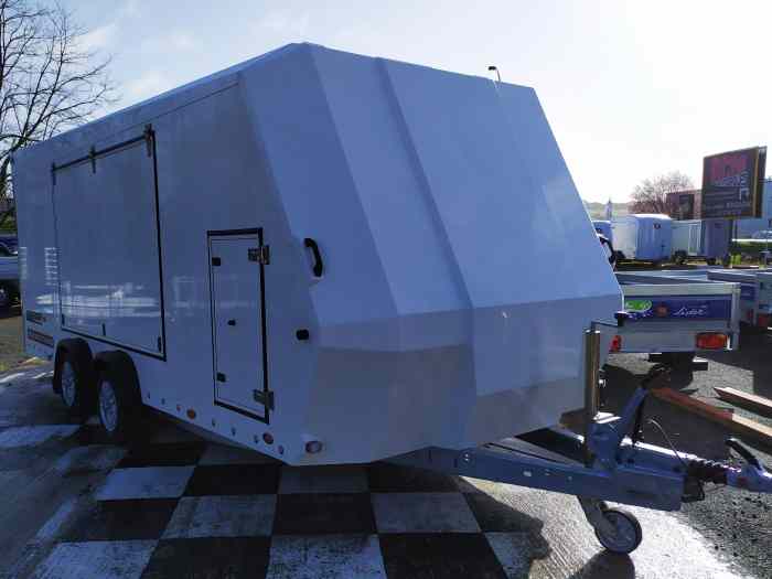 Remorque porte-voiture fermée Brian James Race Sport 0