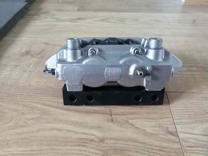 Étrier BREMBO 4 PISTONS 206 2