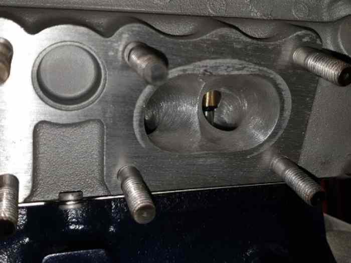 Moteur Ford Cosworth Atmo neuf. 4