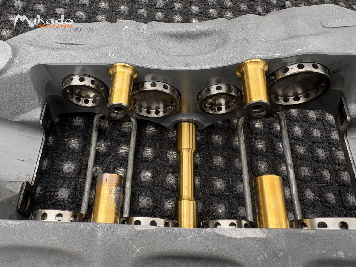 2 ÉTRIERS BREMBO 8 PISTONS MONOBLOC POUR DISQUES 335mm – photo 4 sur 5