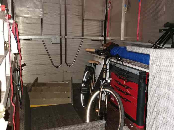 Remorque aménagée , élévateur voiture + camping car. 1
