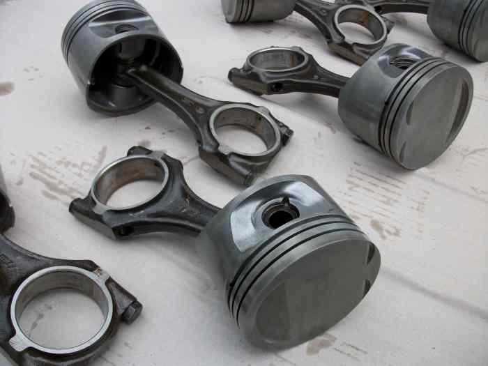 pistons mahles 3.0L 6 cylindres opel 1