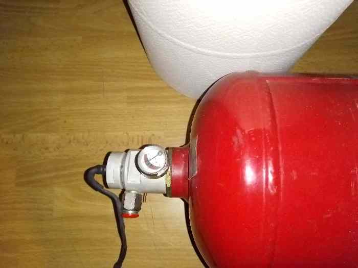 Extincteur électrique complet sauf boi...