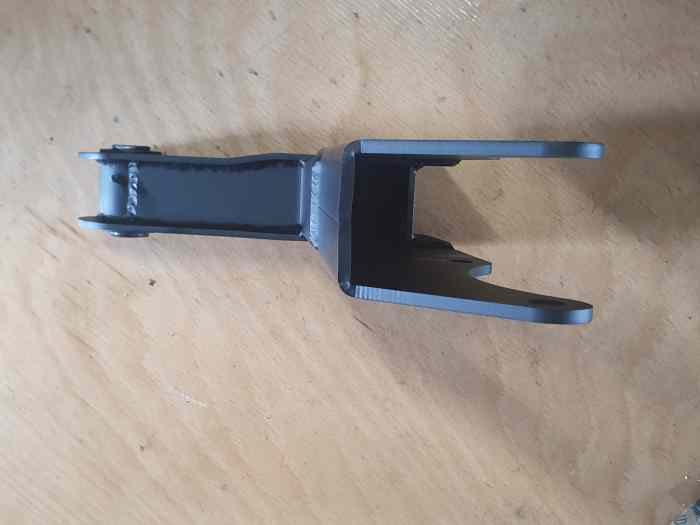 Support arrière Clio cup ou f2000 conforme 1