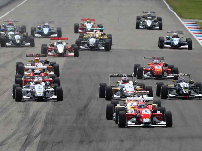 DALLARA Formule 3 F305/7 Pièces à vendre 1