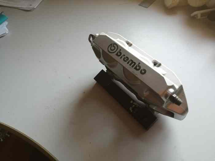 Étrier BREMBO 4 PISTONS 206 0