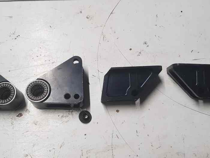 Fixations push rods AV Reynard 913/923 F3 0