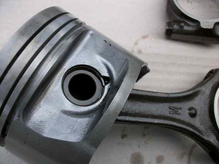 pistons mahles 3.0L 6 cylindres opel 2