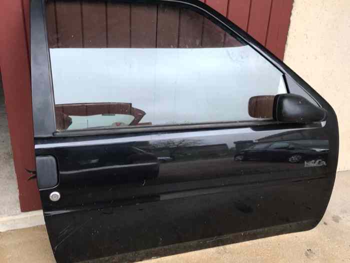 Porte passager 106