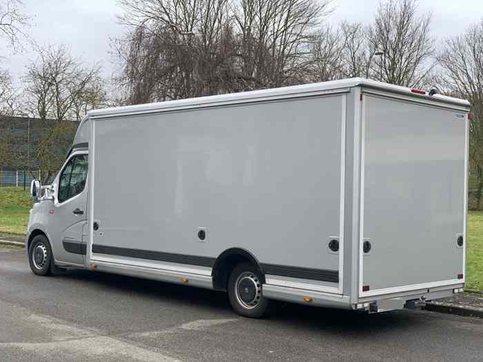 Camion plateau porte voiture fermé - Permis B 2