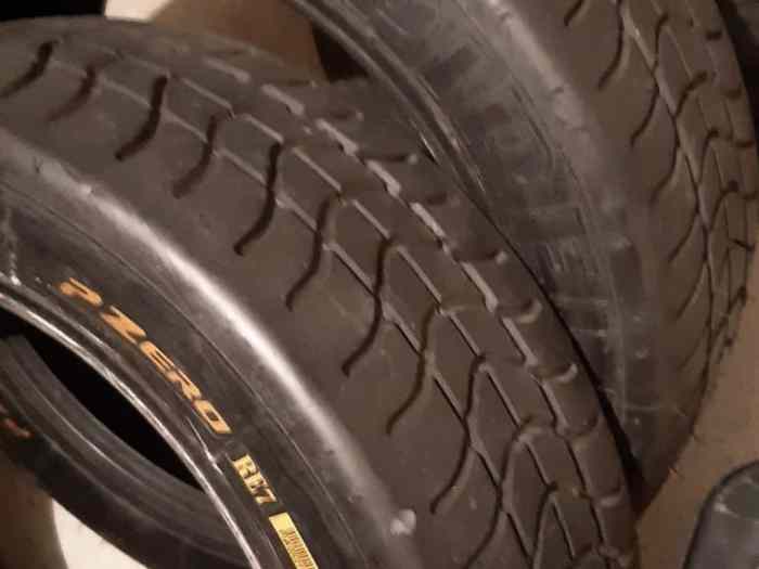 Pneus Pirelli neufs en 16 re7 pluie
