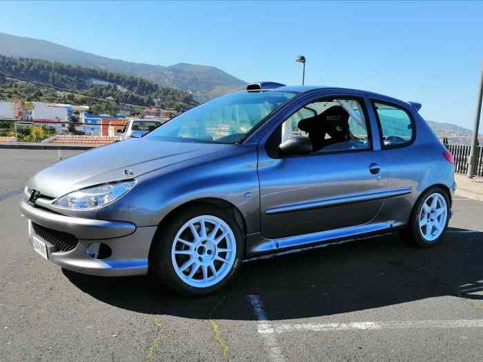 Peugeot 206 0