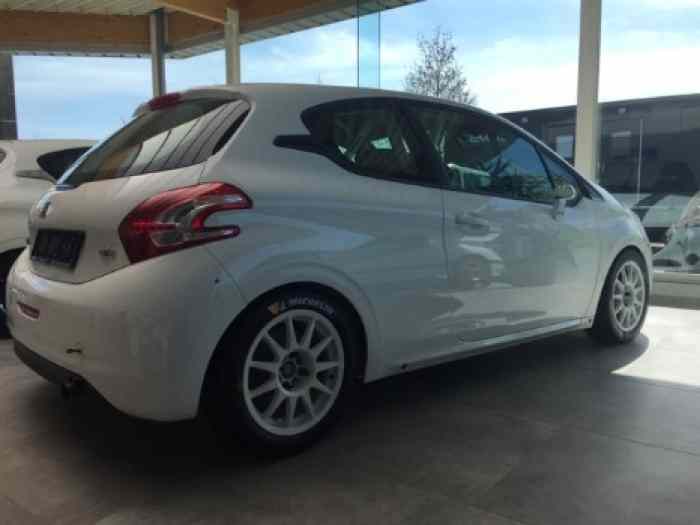 NOUVELLE PEUGEOT 208 R2 FULL EVO ET FULL OPTIONS 1