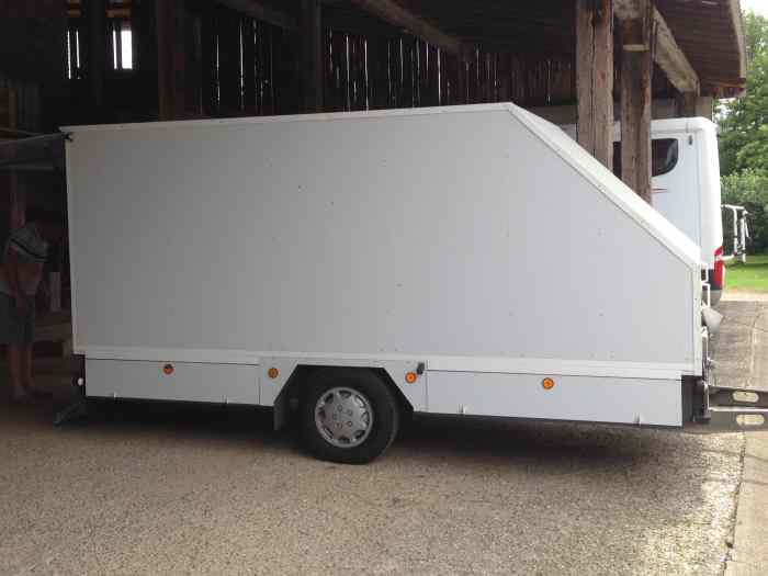 Remorque / Porte voiture fermée 0