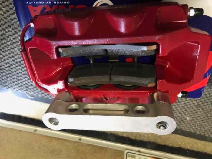 disques AP sur bol 312 mm + etriers brembo 4 pistons mégane RS 2 5