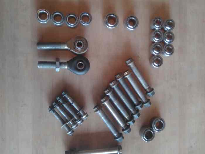 LOT VISSERIE Lisi et ROTULES Sarma pour CITROEN SAXO KC / S1600